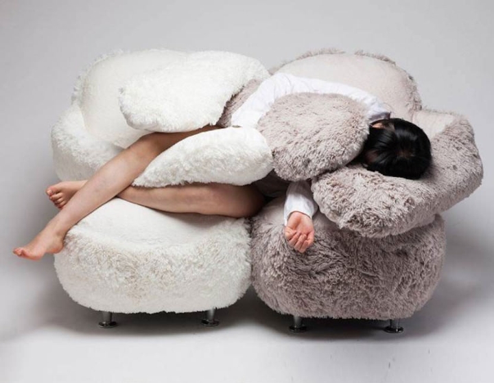 This-sofa-will-wrap-its-arms-around-you-for-max-comfort1-830x643